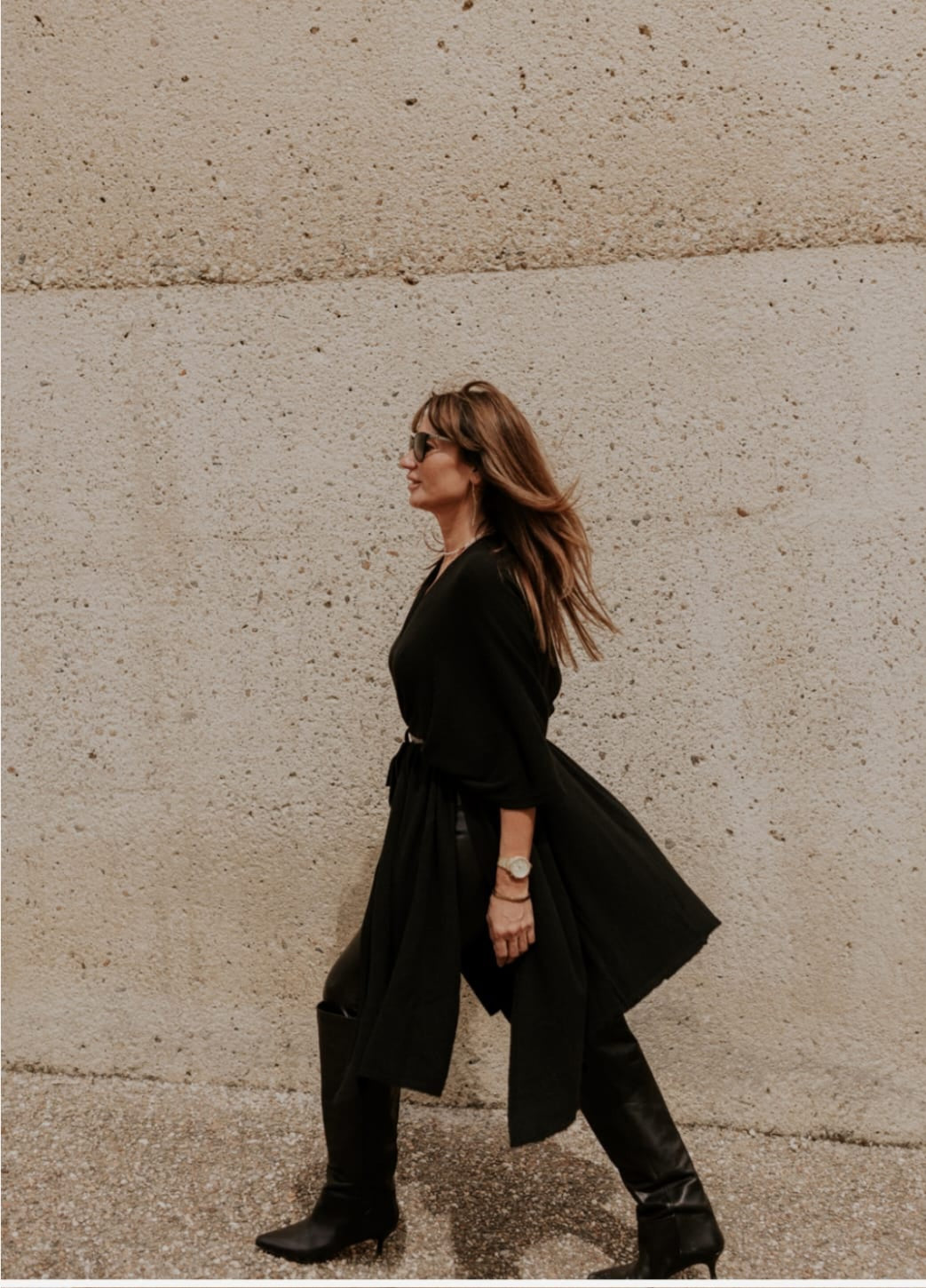 Joy cape Black